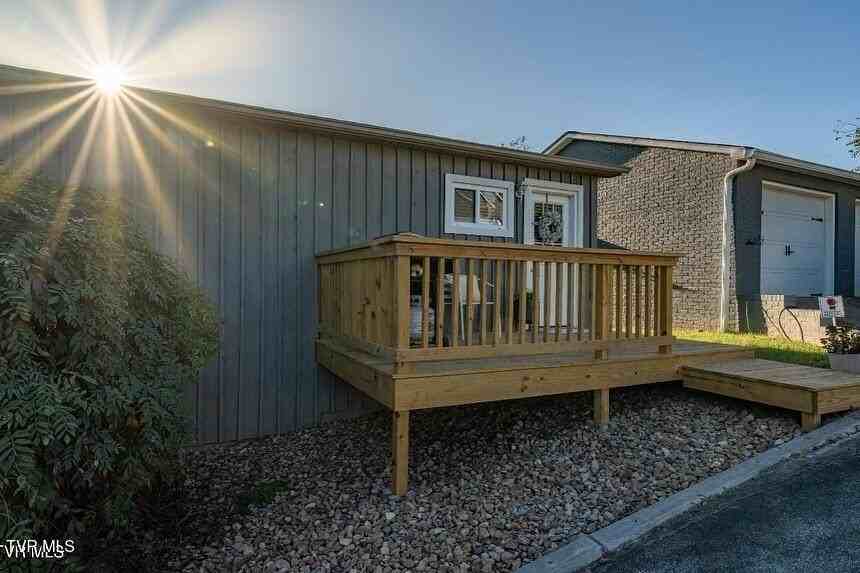 3224 Knob Creek Rd - Photo 2 of 13