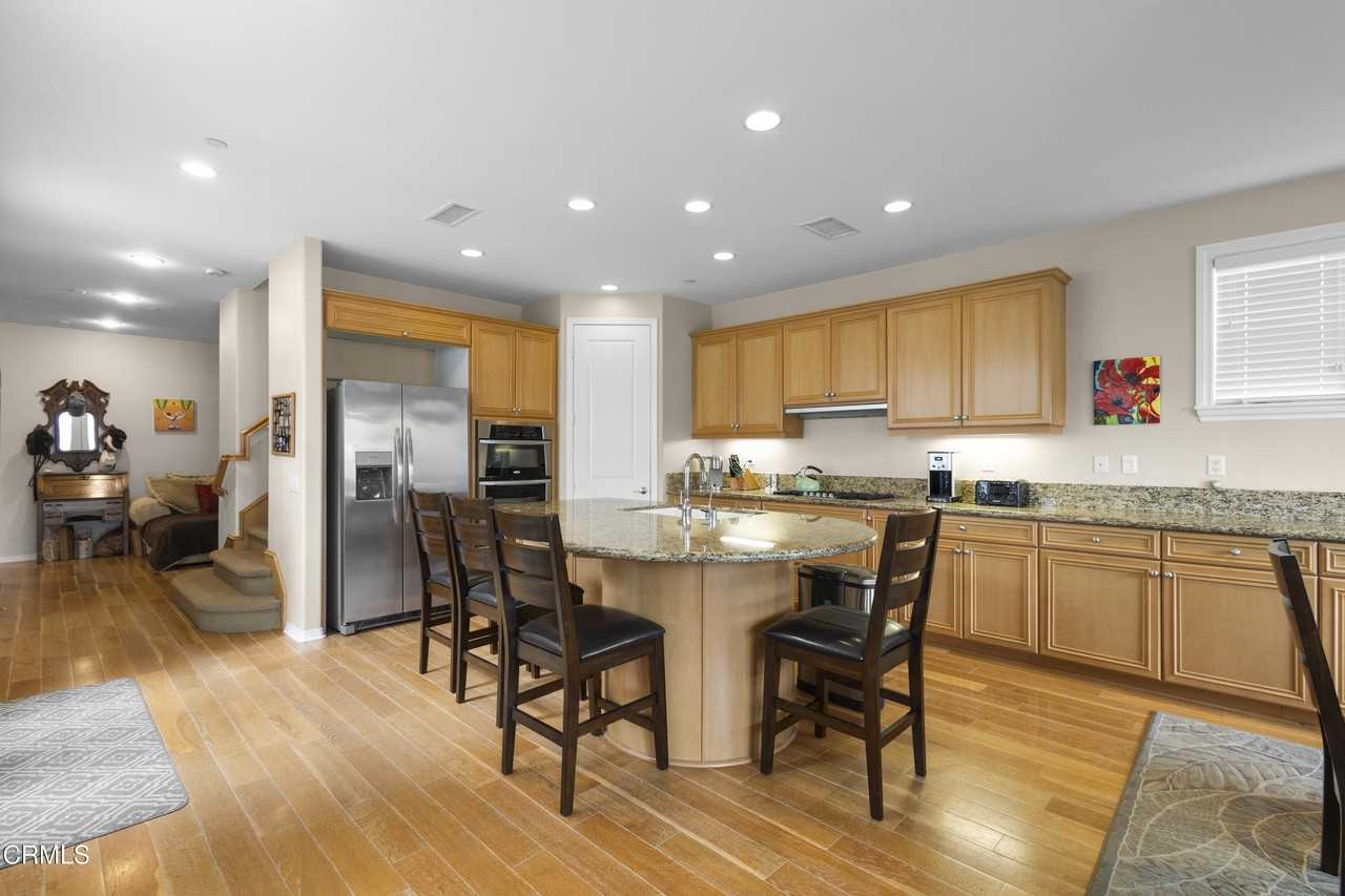 1423 Caspian Way - Photo 4 of 43