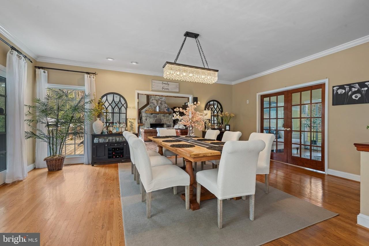 301 Sturtons Ln - Photo 5 of 46