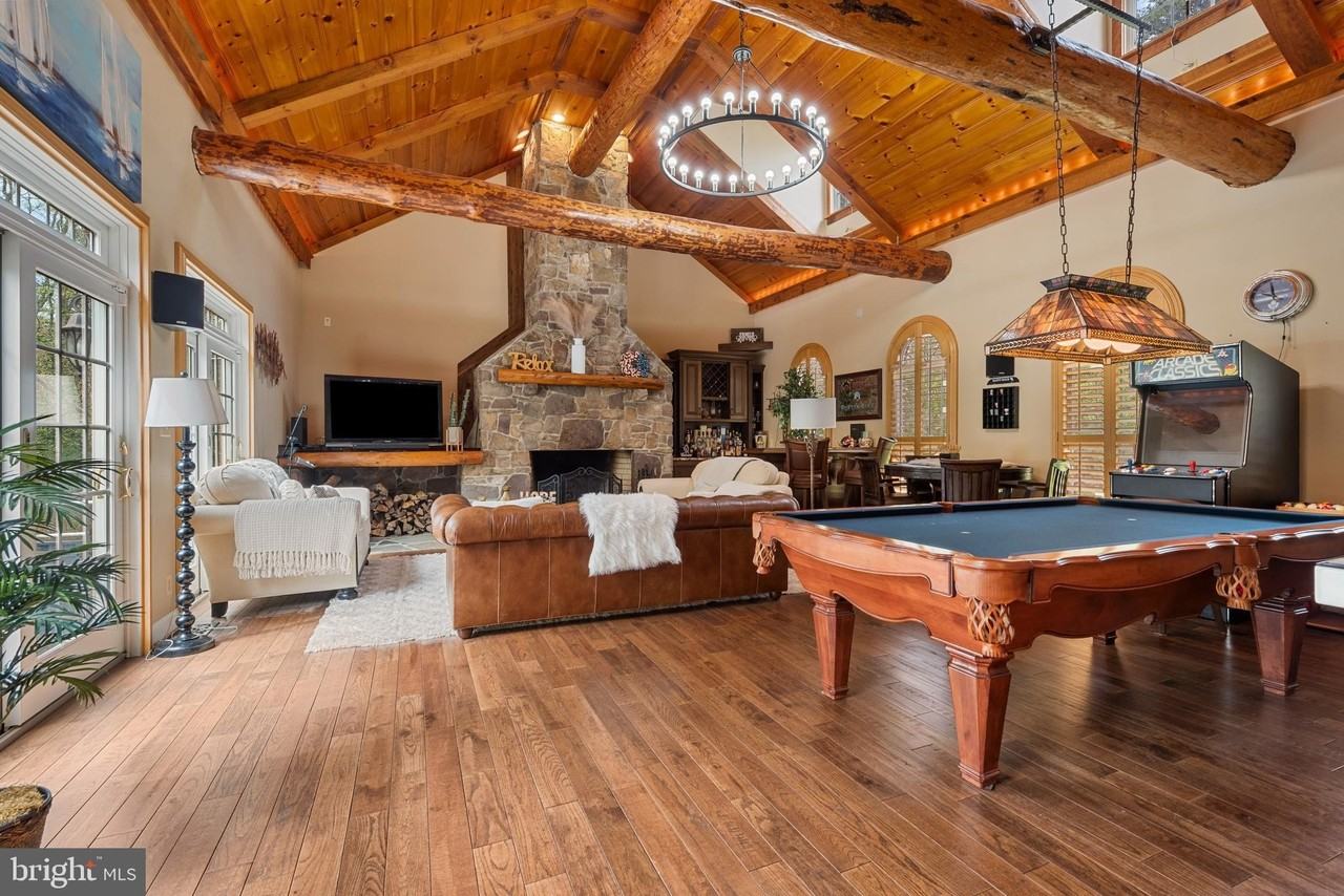 301 Sturtons Ln - Photo 6 of 46