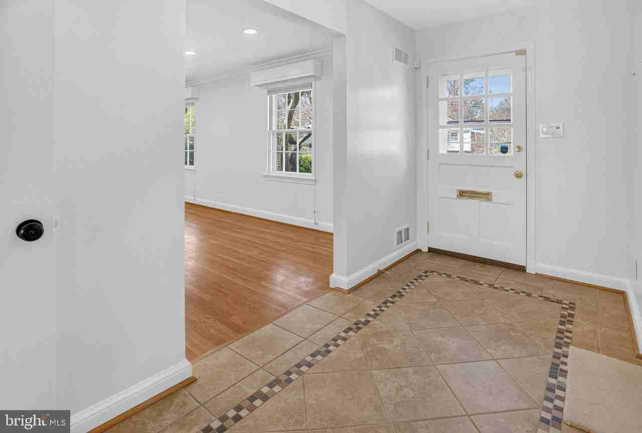 5405 Ridgefield Rd - Photo 5 of 35