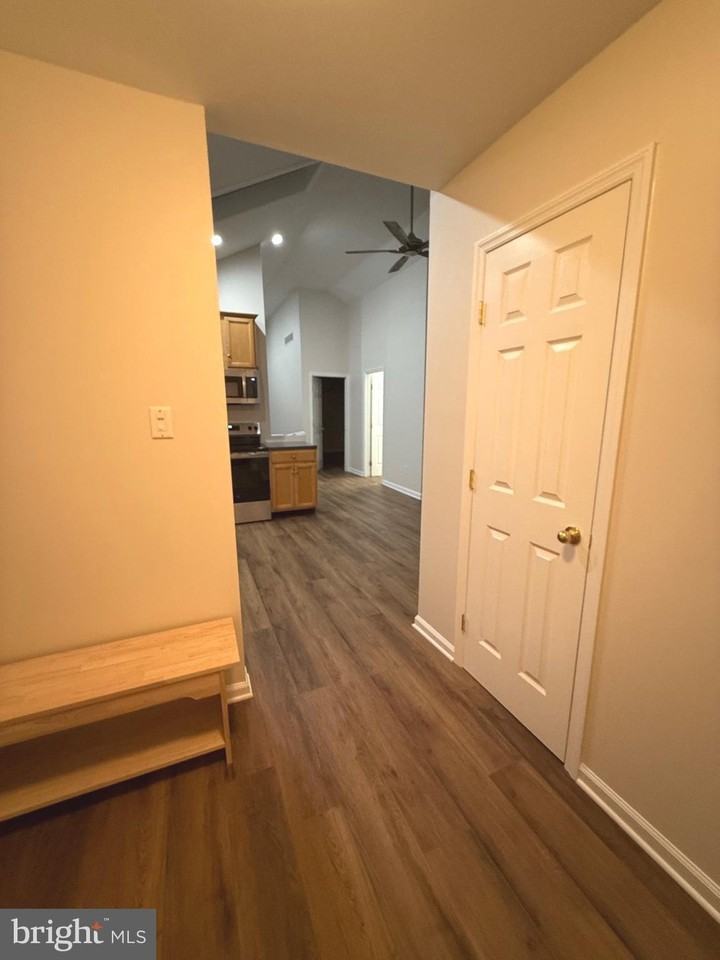 1722 Oak Rd - Photo 5 of 30