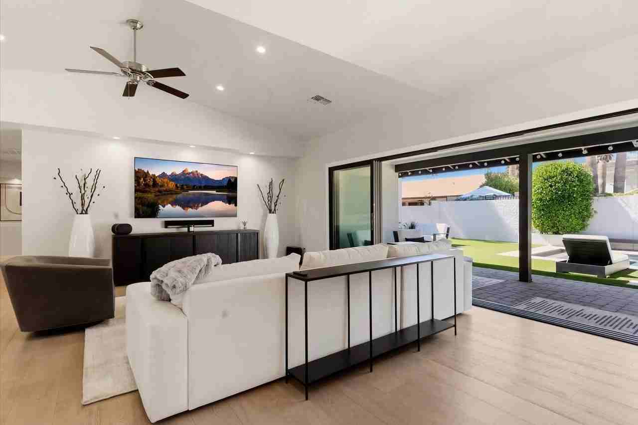 8372 E San Salvador Dr