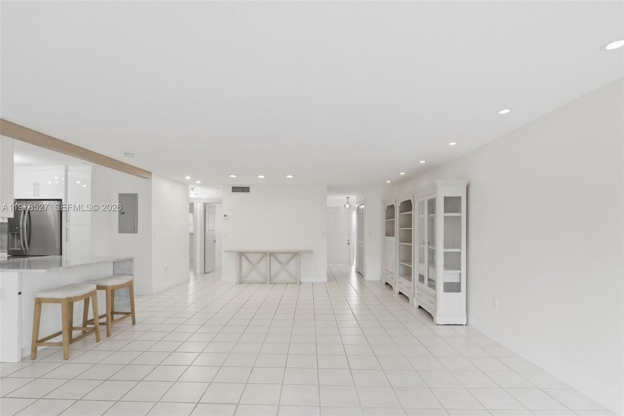 8105 Sw 81st Ct - Photo 3 of 24