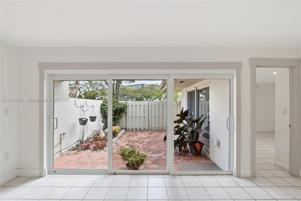 8105 Sw 81st Ct - Photo 5 of 24