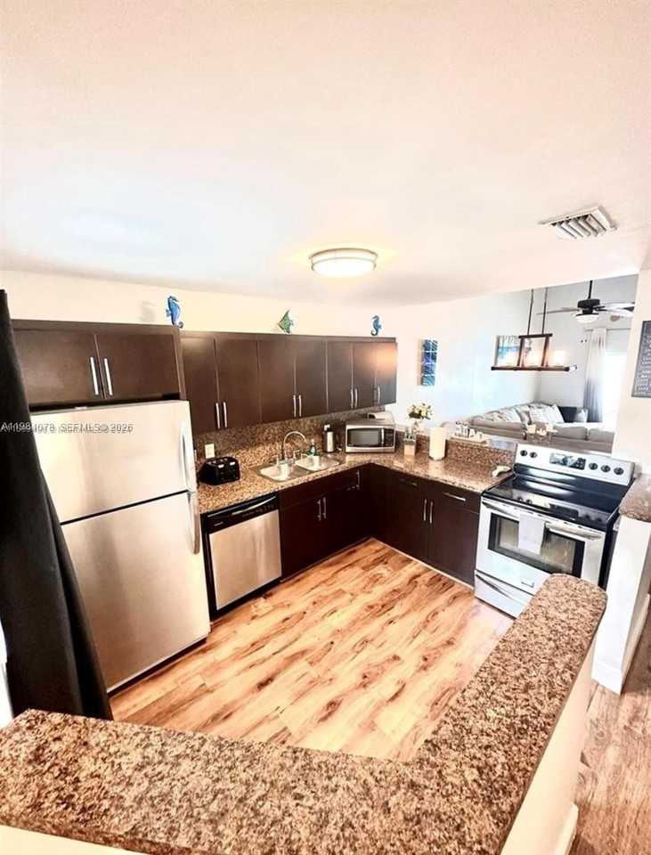 2431 Sw 58th Mnr #1-2 - Photo 2 of 19