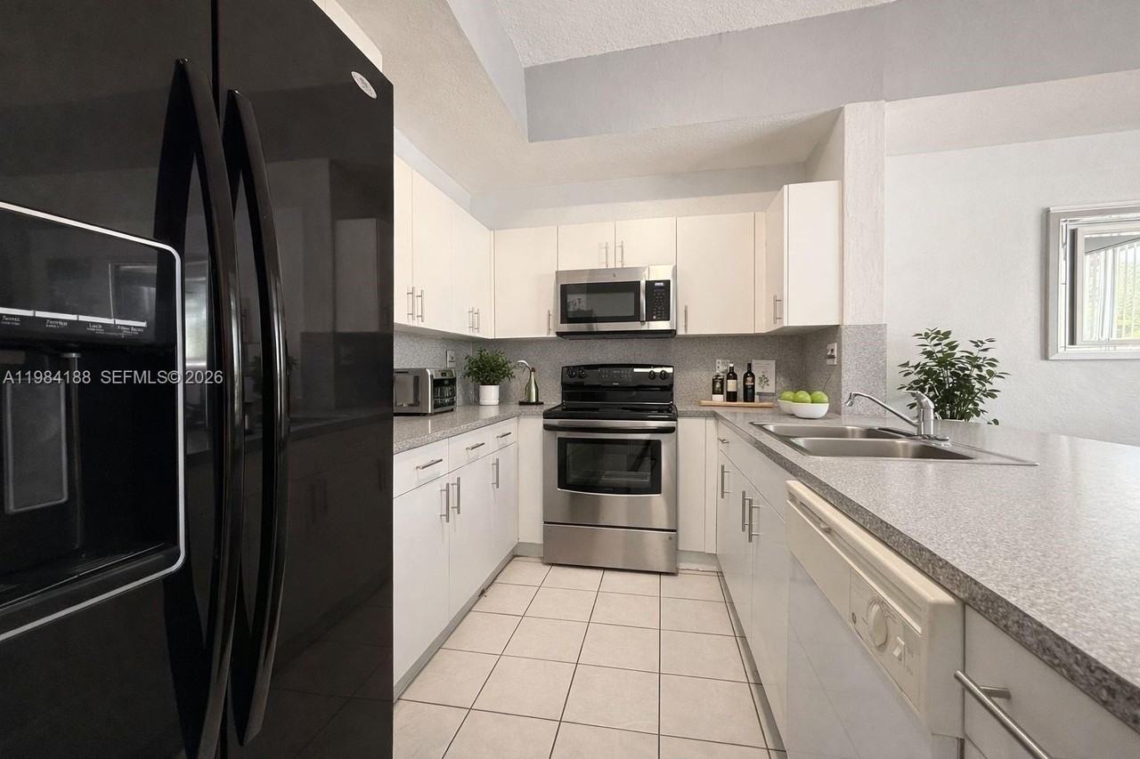 10909 Nw 43rd Ln - Photo 5 of 18