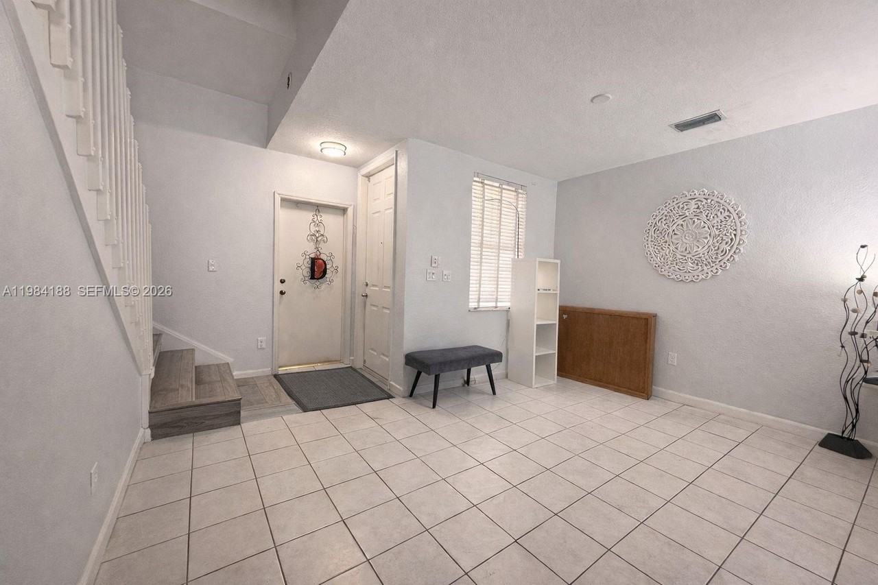 10909 Nw 43rd Ln - Photo 7 of 18