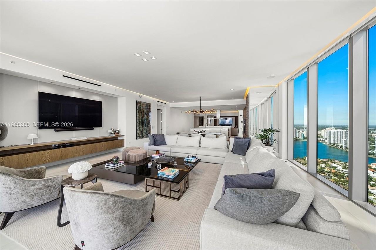 18501 Collins Ave #3901 - Photo 6 of 29