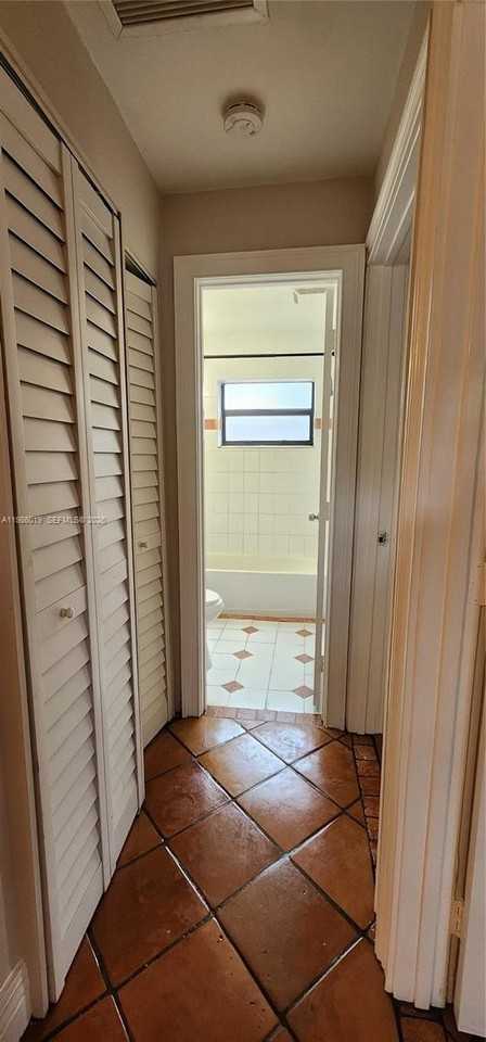 2964 Ne 12th Ter - Photo 7 of 12