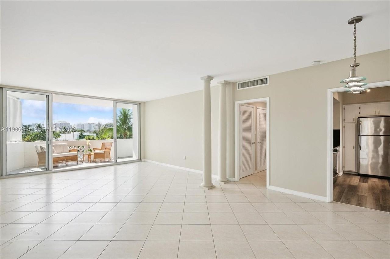 9101 E Bay Harbor Dr #404 - Photo 4 of 34