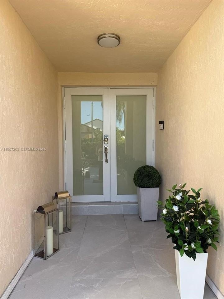 15022 Sw 143rd Ter #1 - Photo 4 of 25