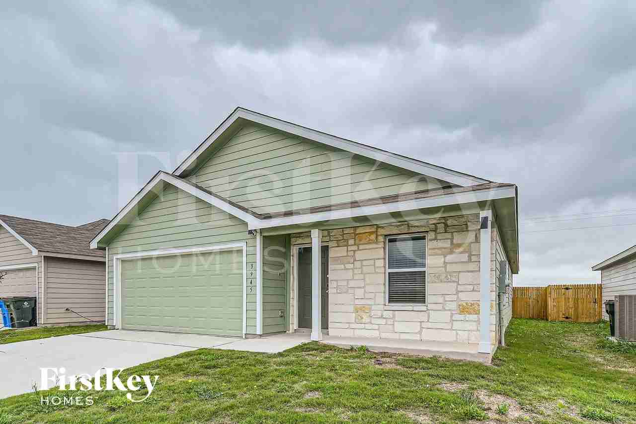 3945 Far Horizon - Photo 2 of 28