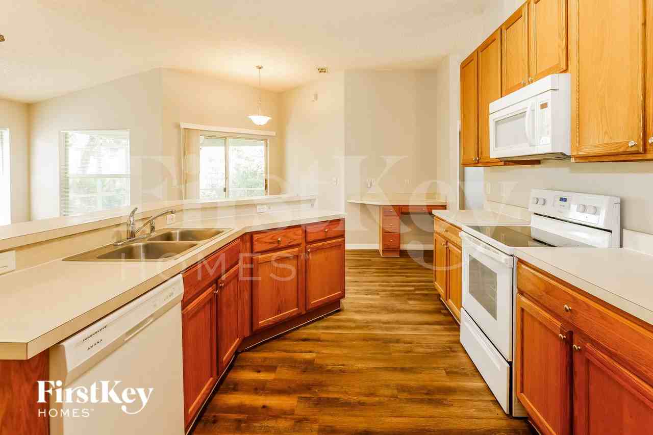 2411 Dumas Dr - Photo 6 of 15