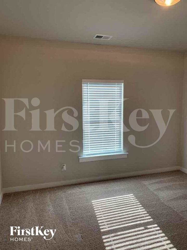 305 Avalon Way - Photo 6 of 10