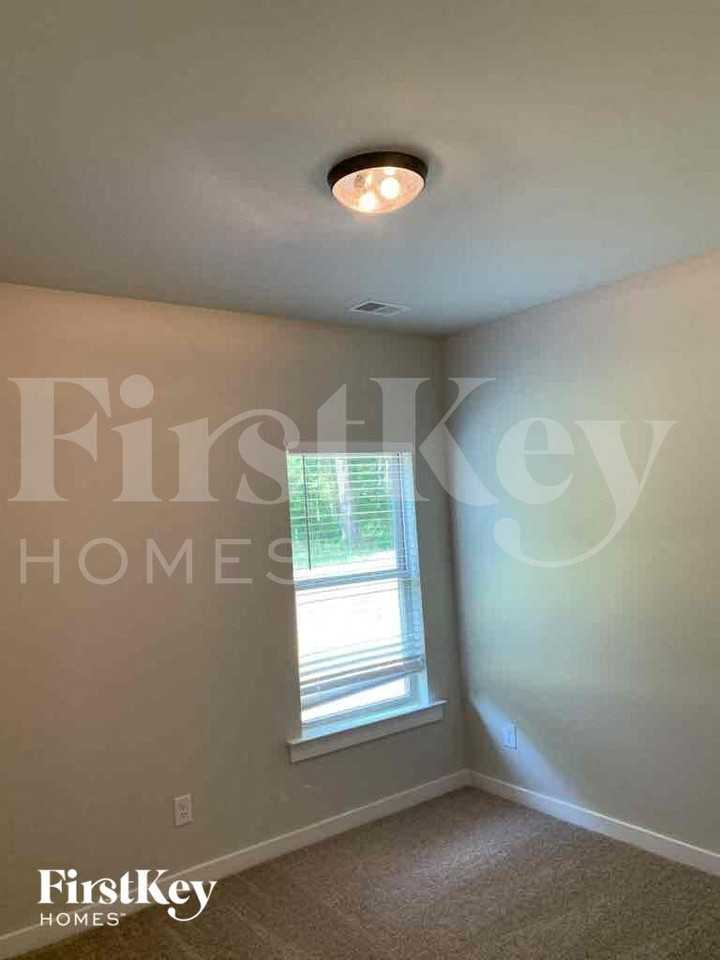 305 Avalon Way - Photo 7 of 10