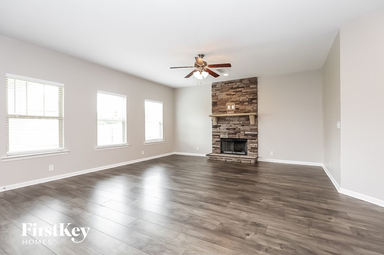 3241 Mapleside Ln - Photo 2 of 15