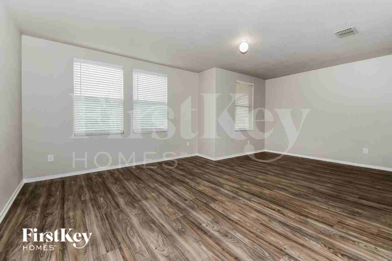 11036 Rankin Dr - Photo 2 of 15