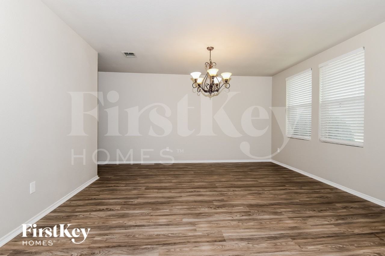 11036 Rankin Dr - Photo 4 of 15