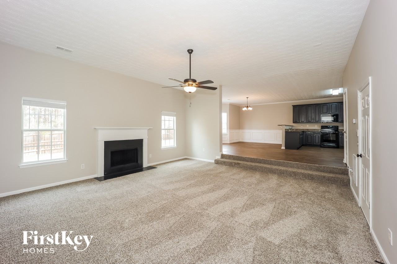 855 Chapman St - Photo 3 of 15