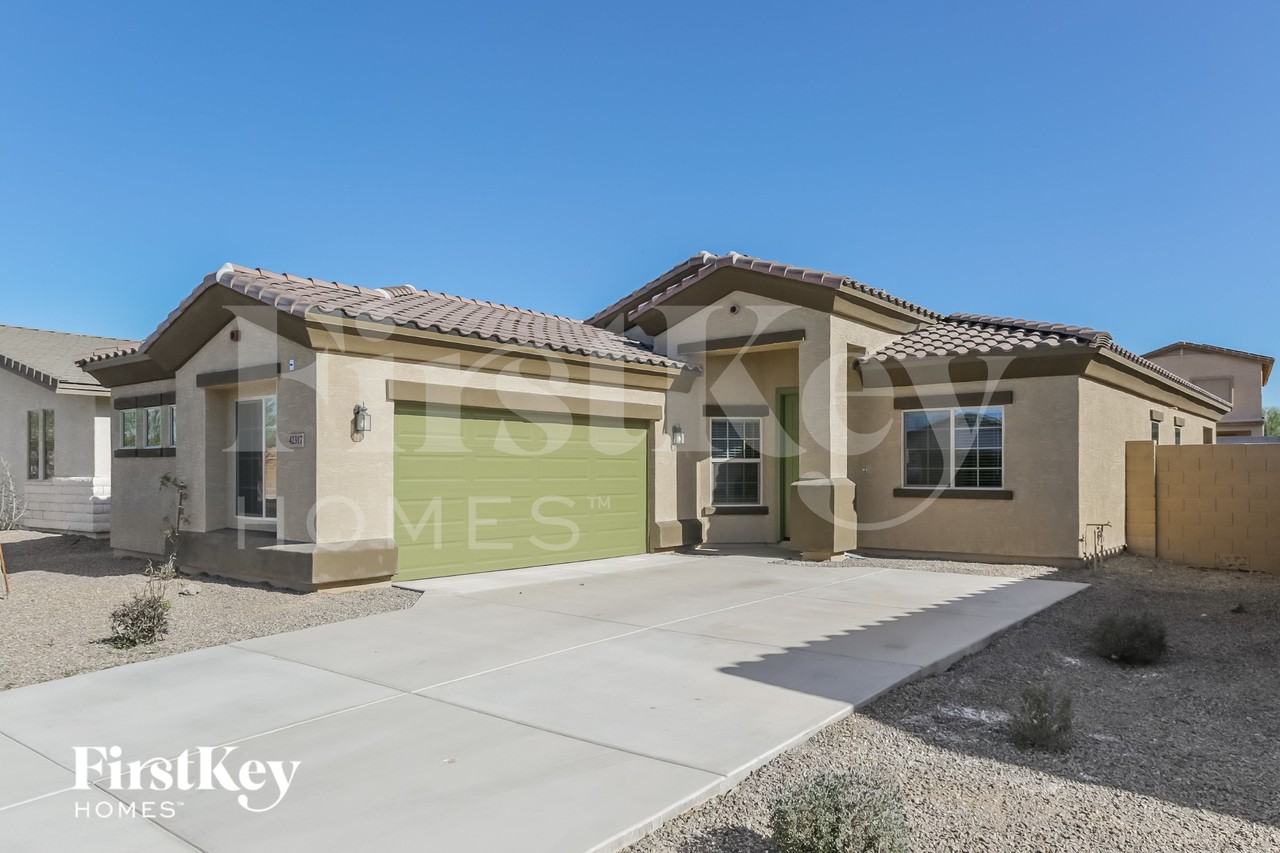 42317 W Ramirez Dr - Photo 2 of 15