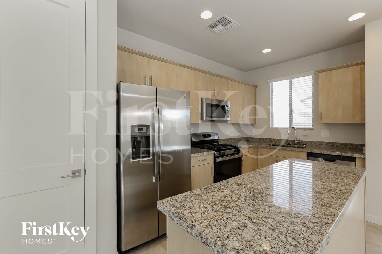 42317 W Ramirez Dr - Photo 6 of 15