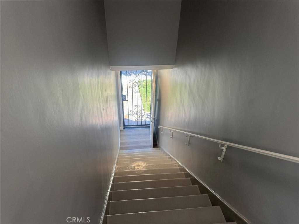 2830 W 3rd St - Photo 5 of 21