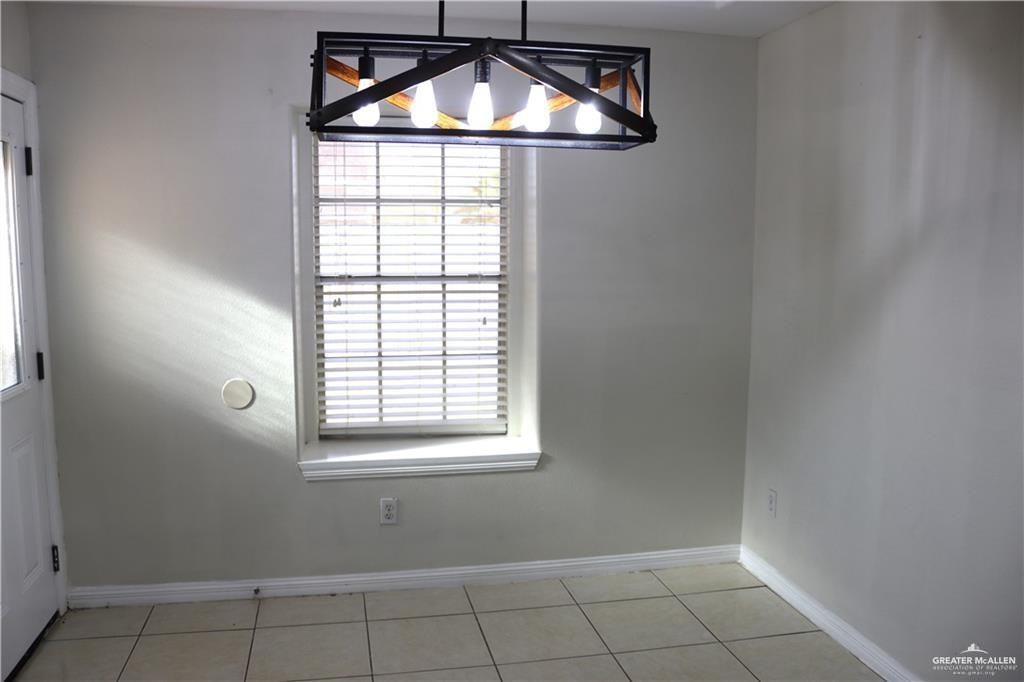 3804 Kerria Ave - Photo 4 of 11