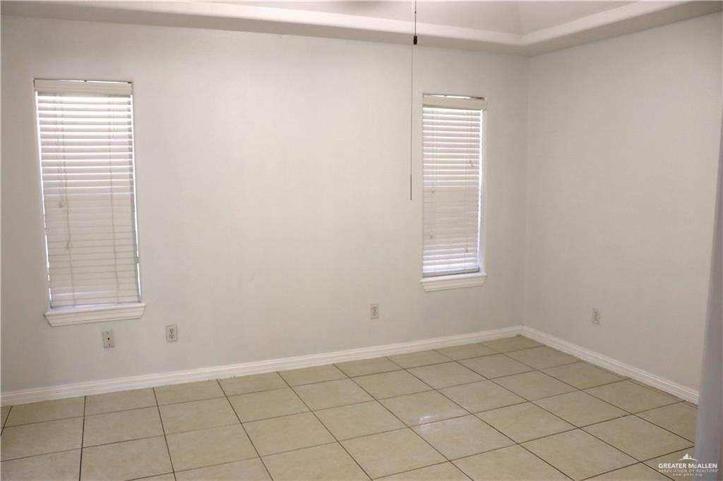 3804 Kerria Ave - Photo 5 of 11