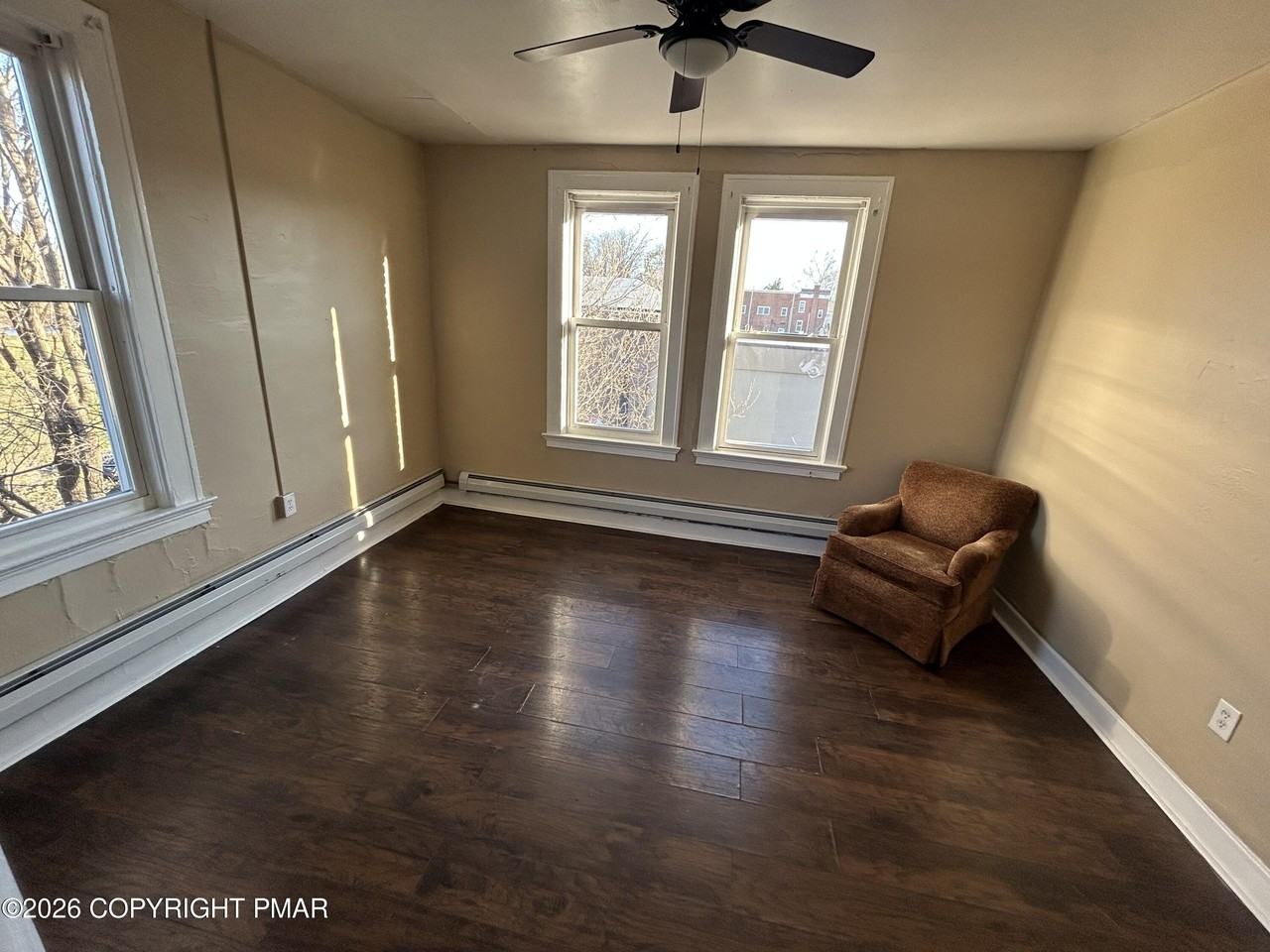 296 Washington St Apt 3d - Photo 3 of 3