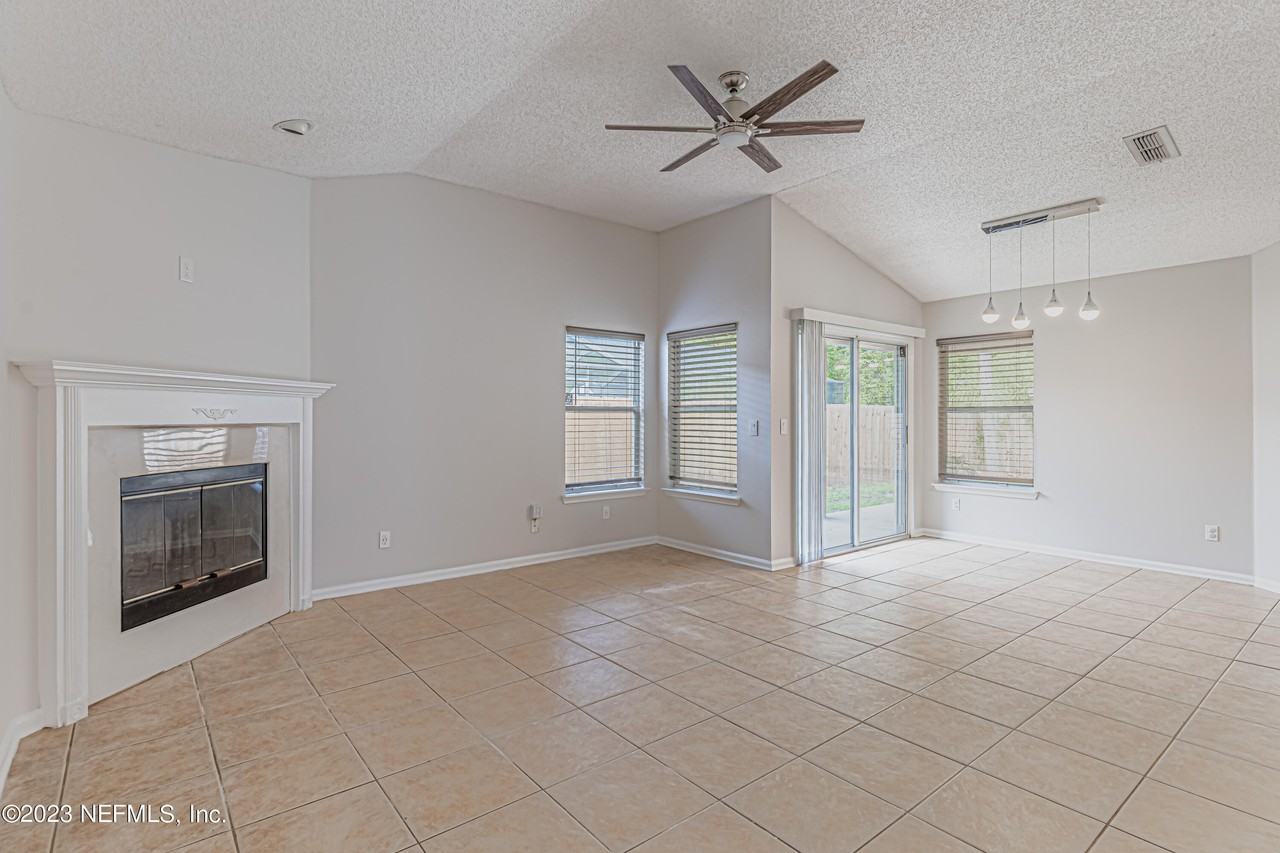 257 Sondra Cove Trl E - Photo 7 of 39