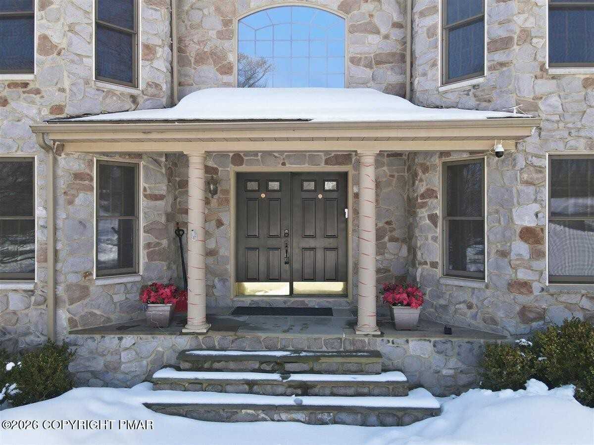 5132 Pocono Park Ln - Photo 6 of 50