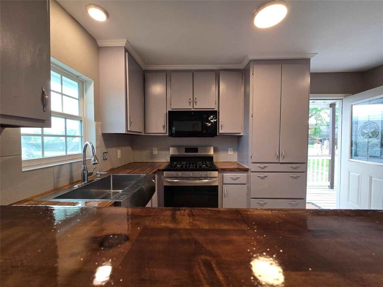 19736 Dunbar Ave - Photo 5 of 16