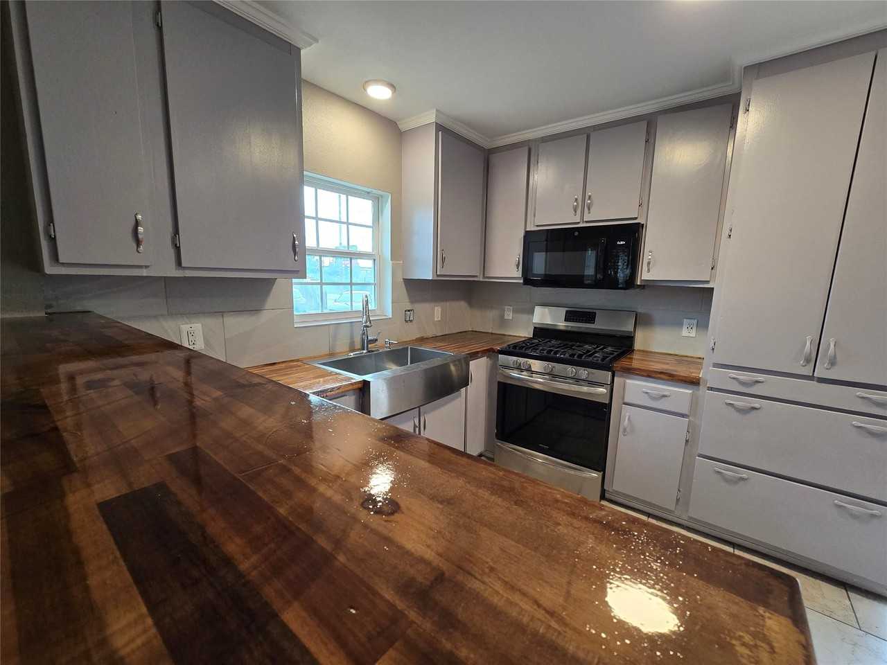 19736 Dunbar Ave - Photo 6 of 16