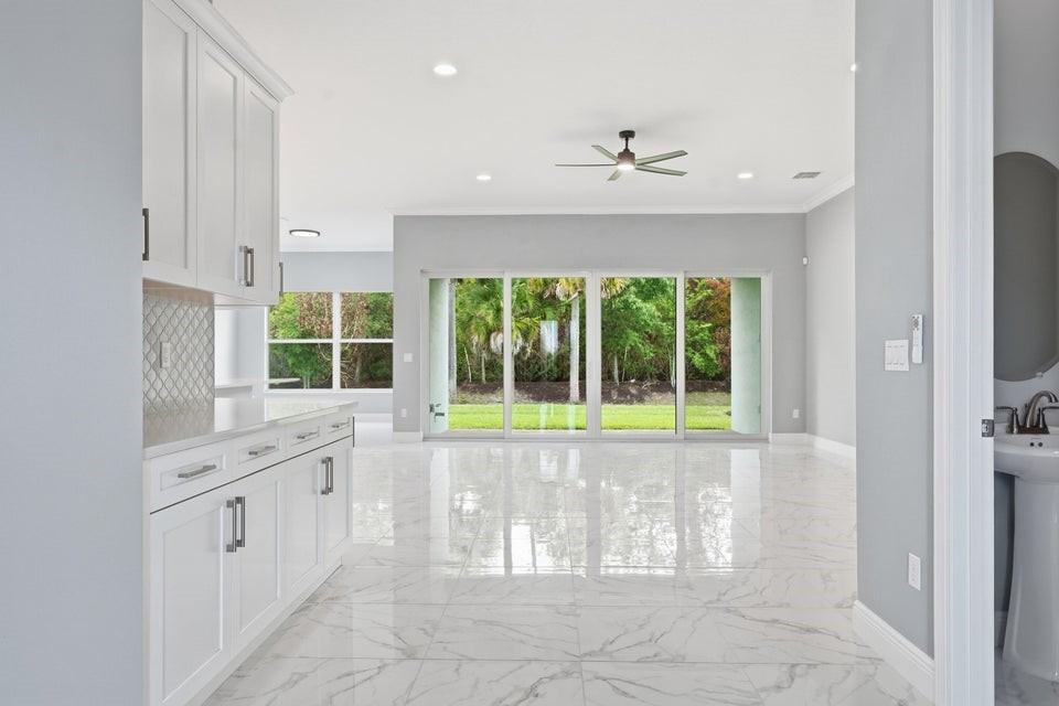6391 High Pointe Cir - Photo 4 of 36