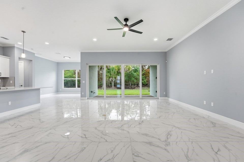 6391 High Pointe Cir - Photo 6 of 36