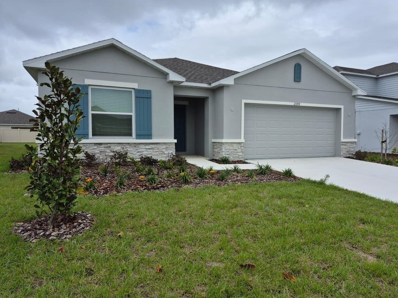 2099 Babbling Brook Blvd - Photo 4 of 31