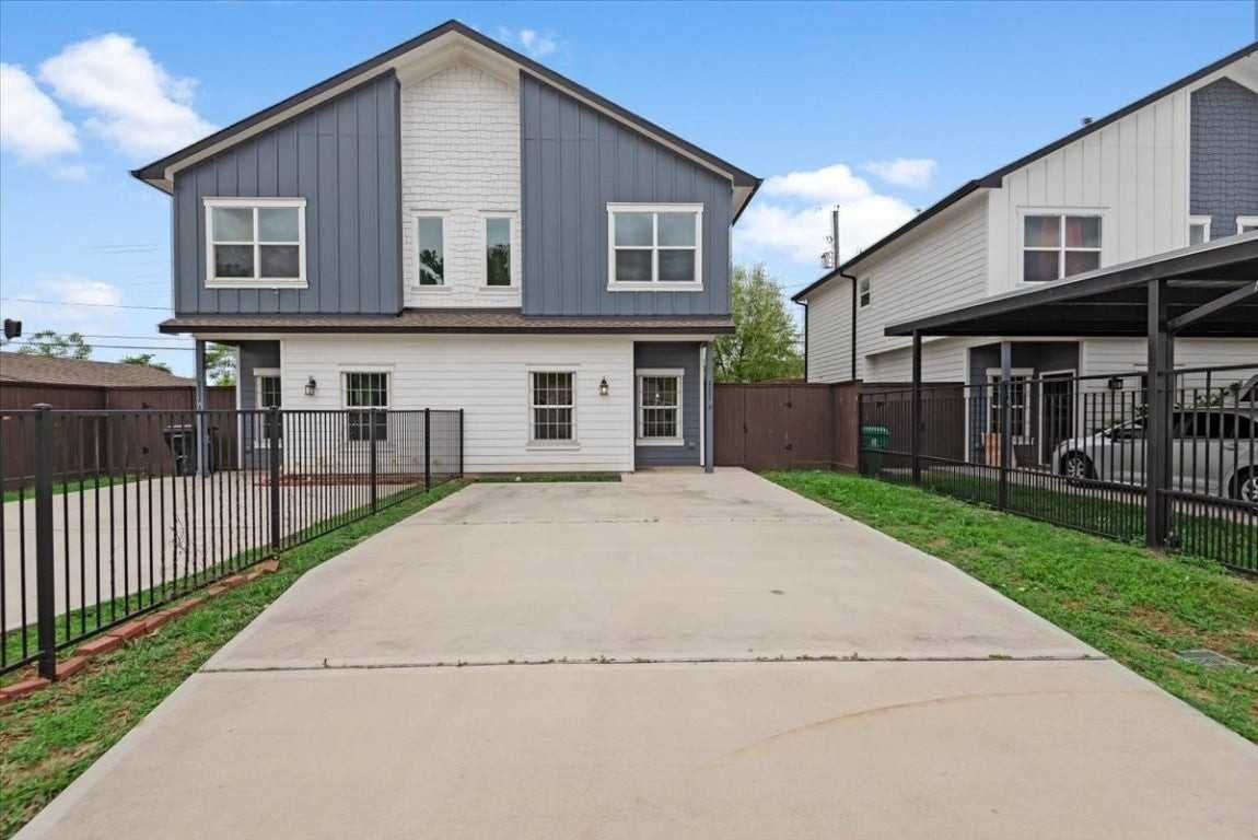 2202 Lynnfield St - Photo 2 of 31