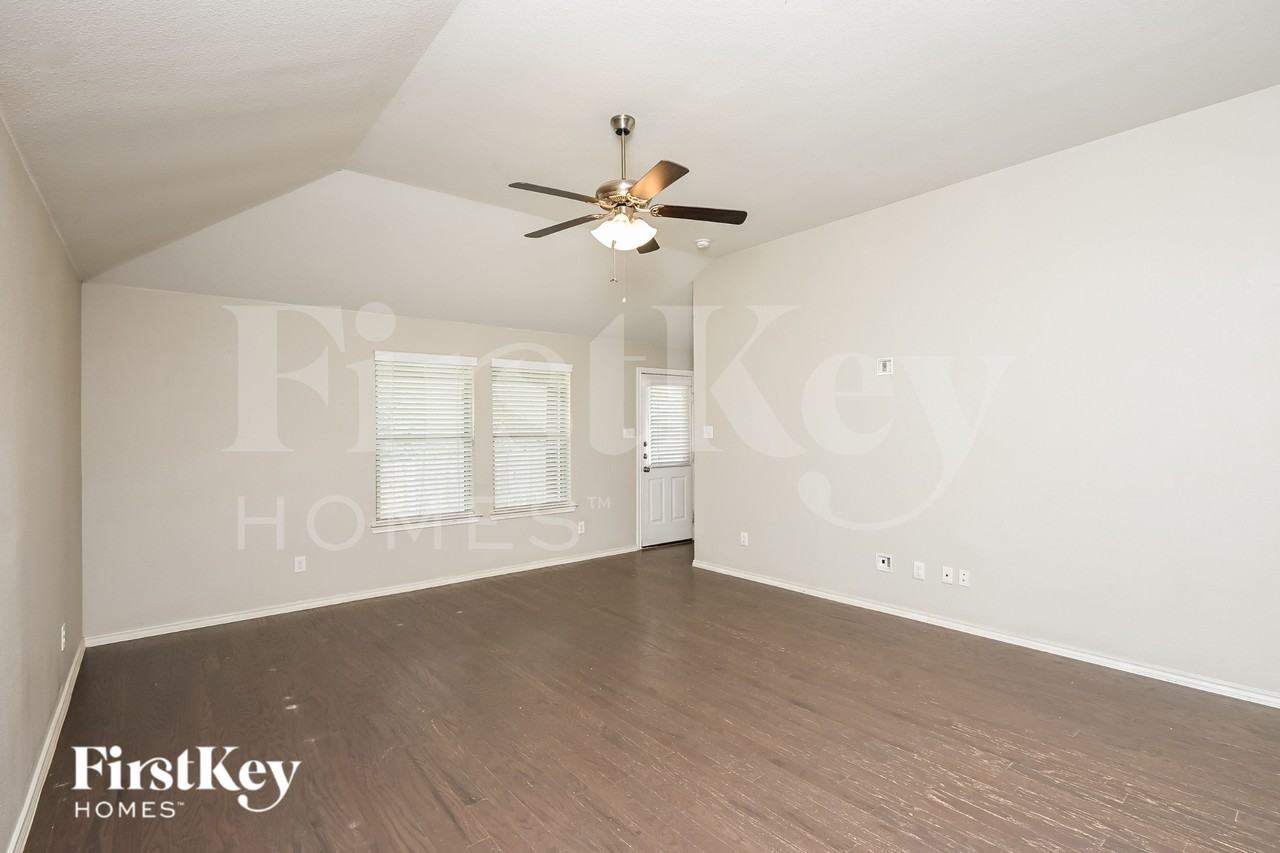 2520 Doe Run - Photo 2 of 19