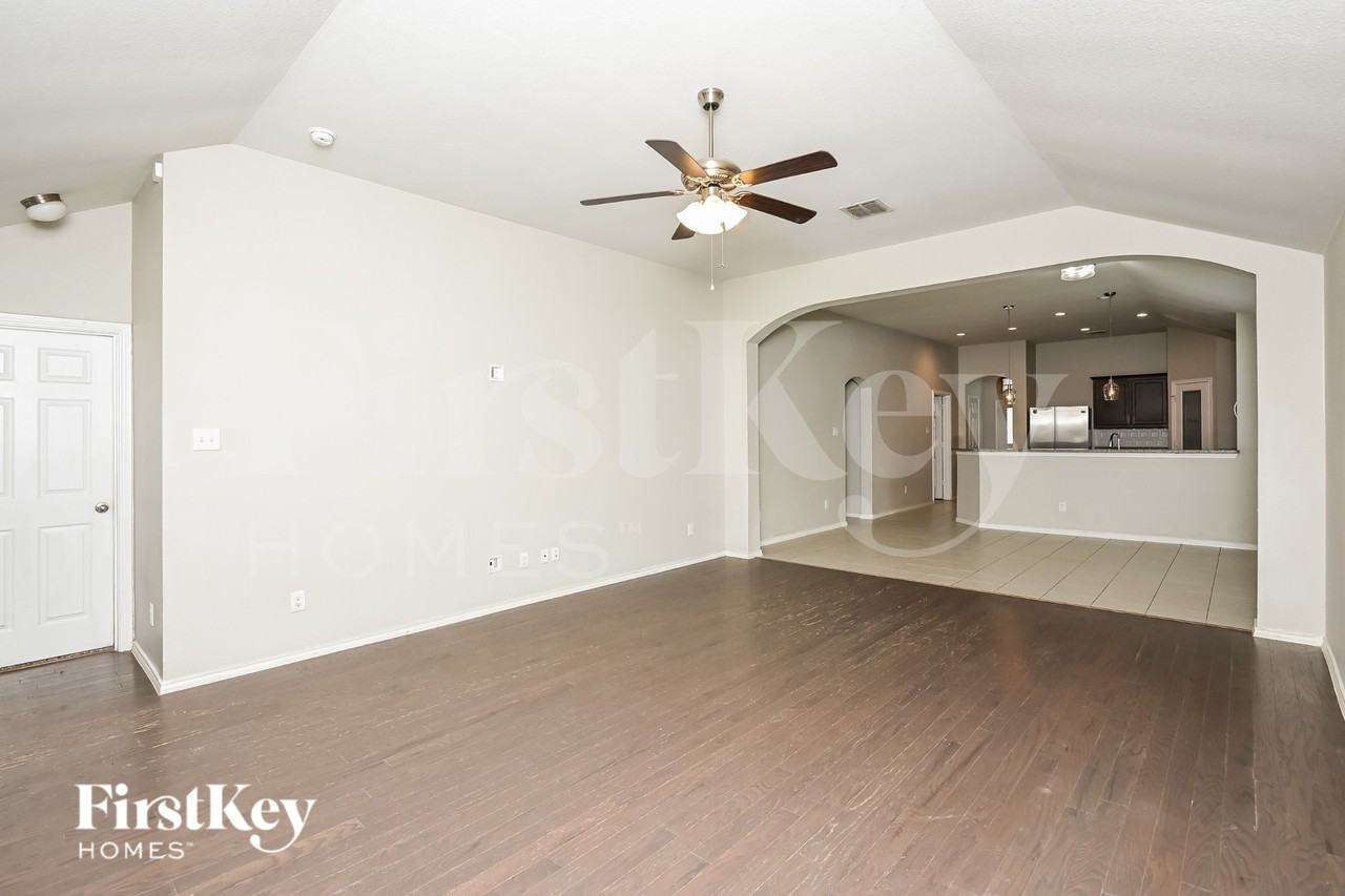 2520 Doe Run - Photo 4 of 19