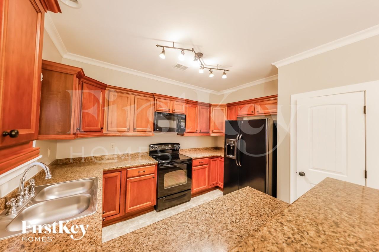 256 Kingston Cir - Photo 7 of 16