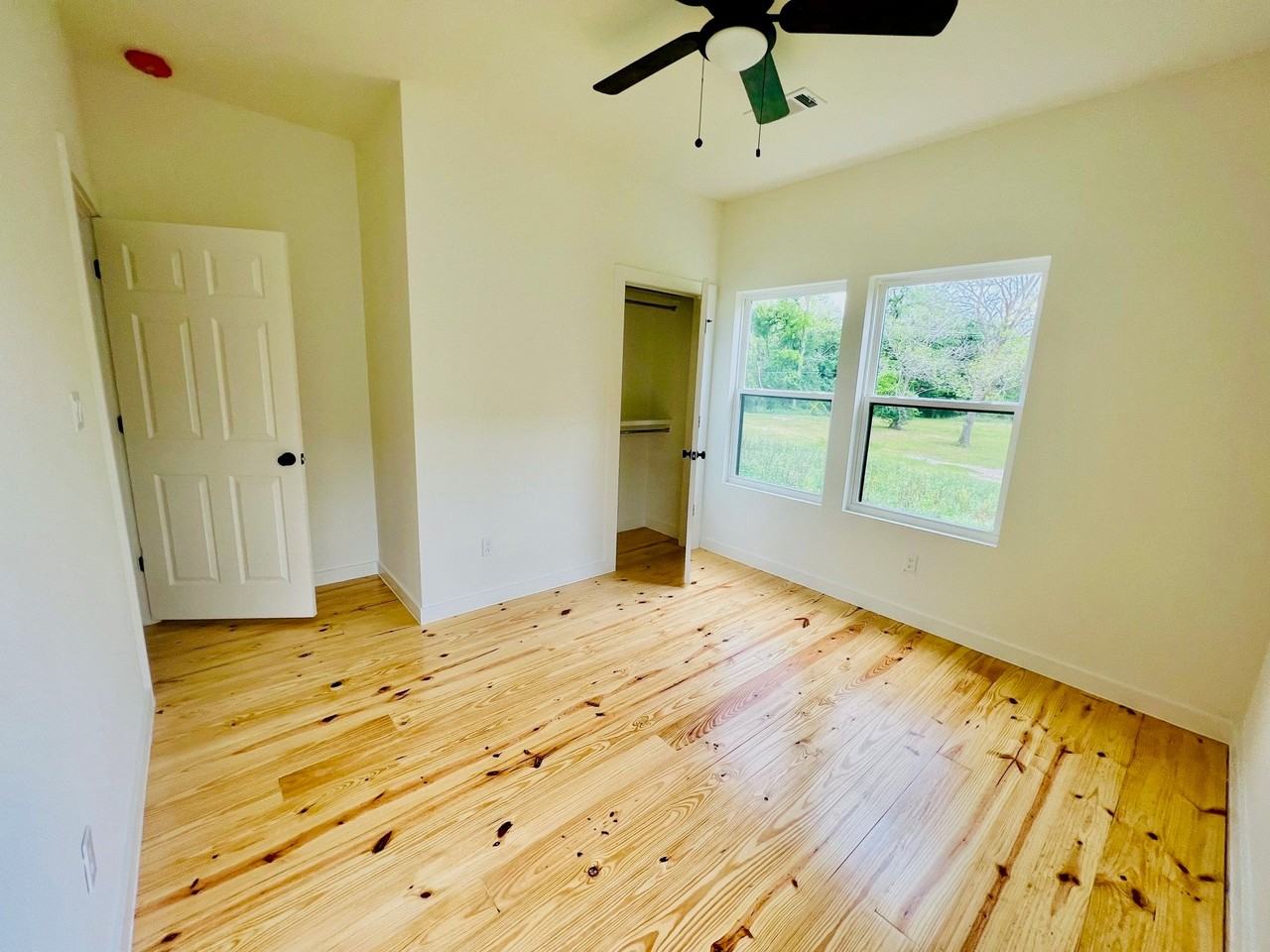 228 N Dixie St - Photo 6 of 10