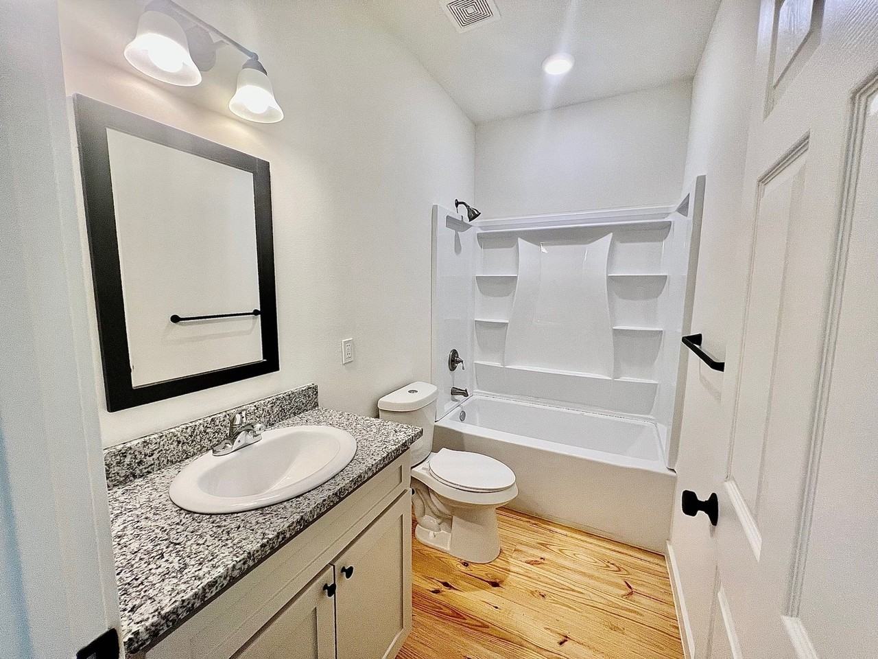 228 N Dixie St - Photo 7 of 10