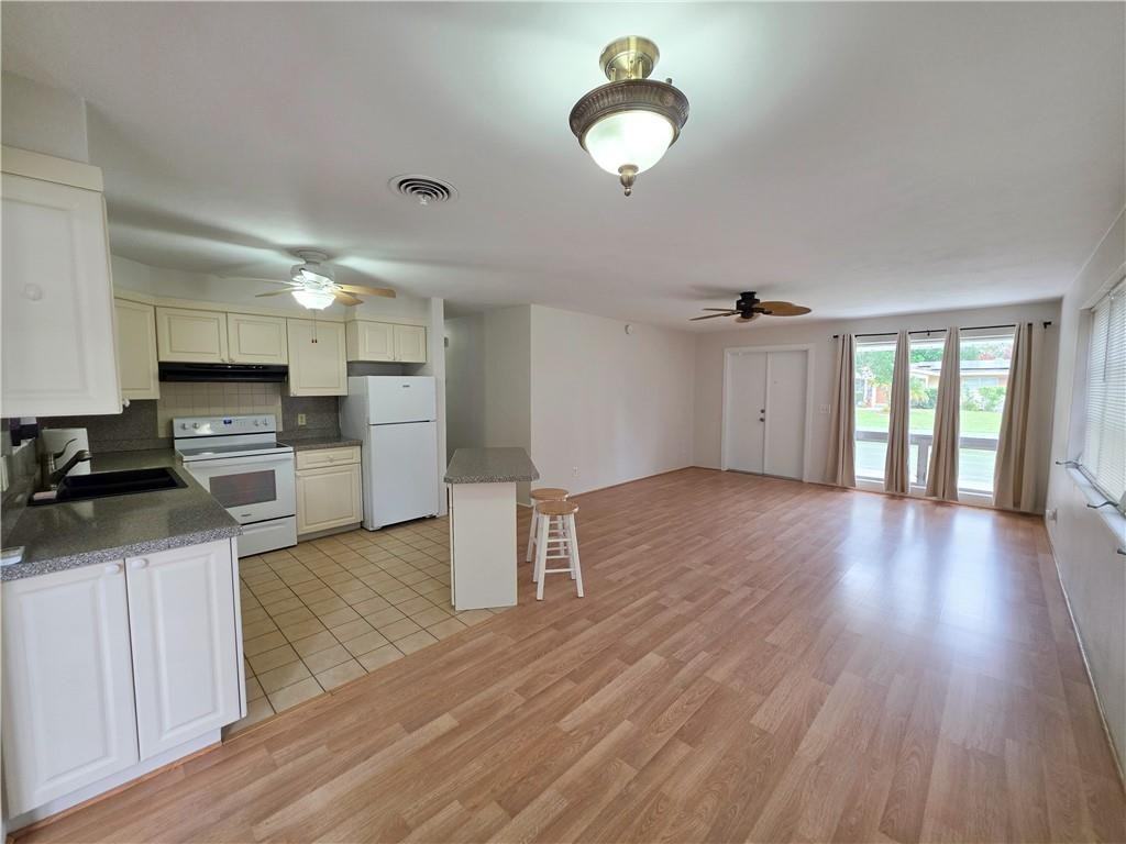 1715 41st Ave - Photo 3 of 19