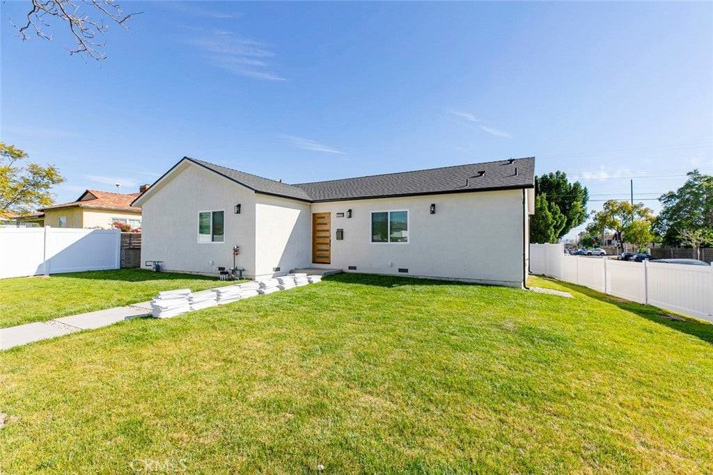 12340 Lull St - Photo 2 of 33