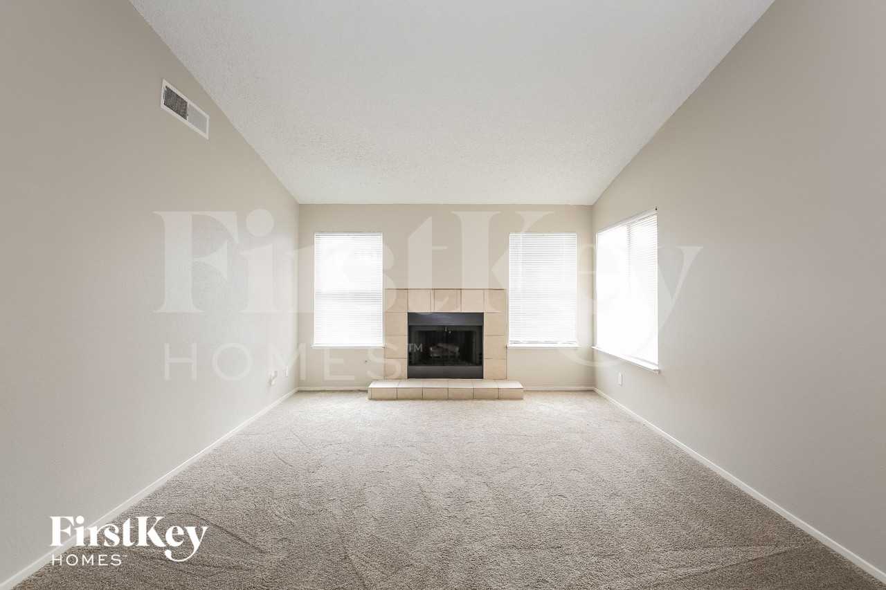 6533 Chilton Ct - Photo 3 of 16