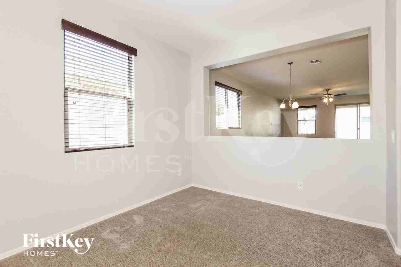 18068 W Tina Ln - Photo 7 of 16