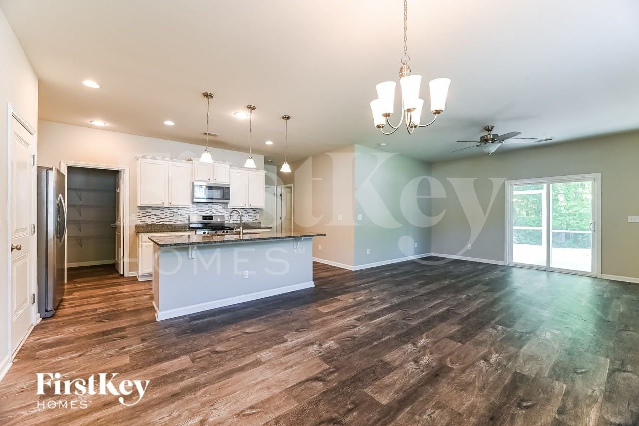 301 Mincy St - Photo 2 of 16