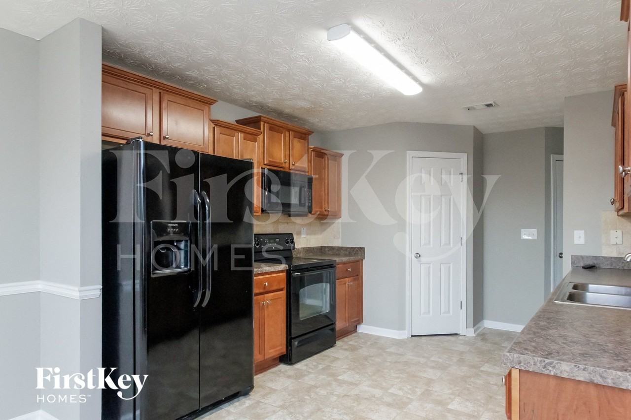 85 Natalie Ct - Photo 6 of 15