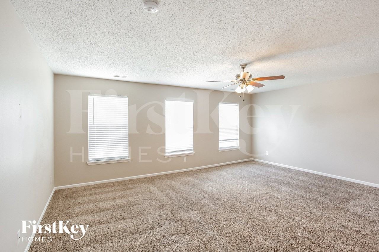 448 Bridgestone Dr - Photo 7 of 15